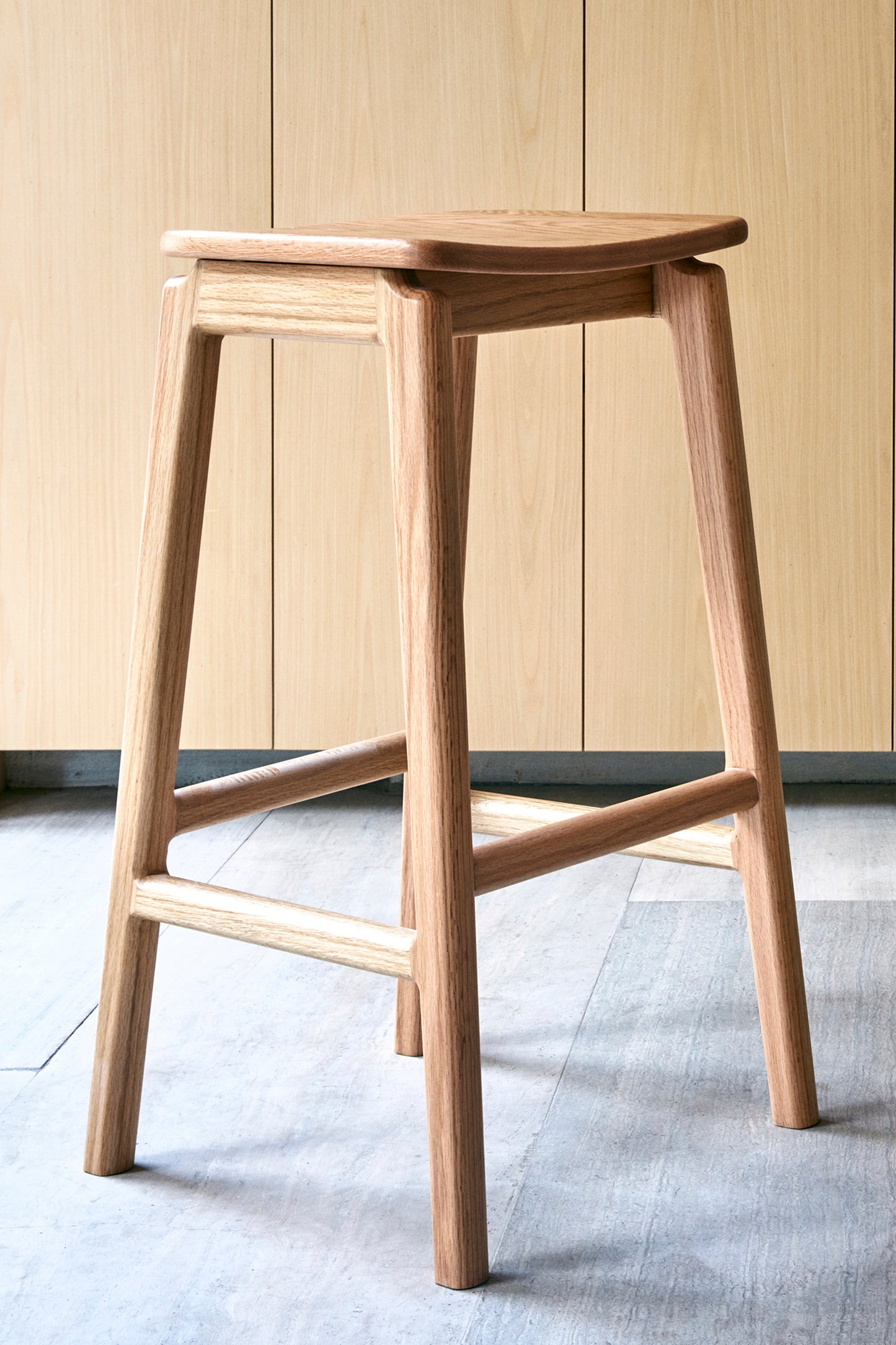 Banco en nogal macizo